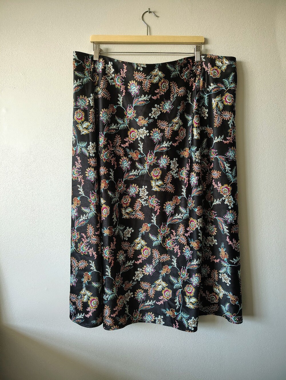 Penn Thick Silky Black and Floral Midi Maxi Skirt